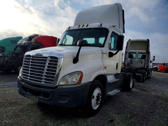 2016 FREIGHTLINER CASCADIA 125 SEMI TRUCK — Фото 9 из 10