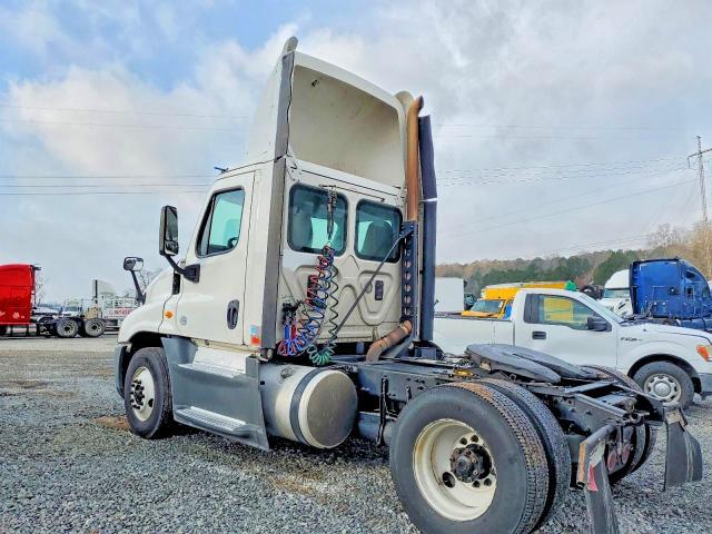 2016 FREIGHTLINER CASCADIA 125 SEMI TRUCK — Фото 6 из 10