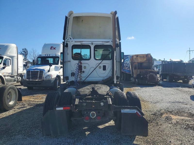 2016 FREIGHTLINER CASCADIA 125 SEMI TRUCK — Фото 6 из 10