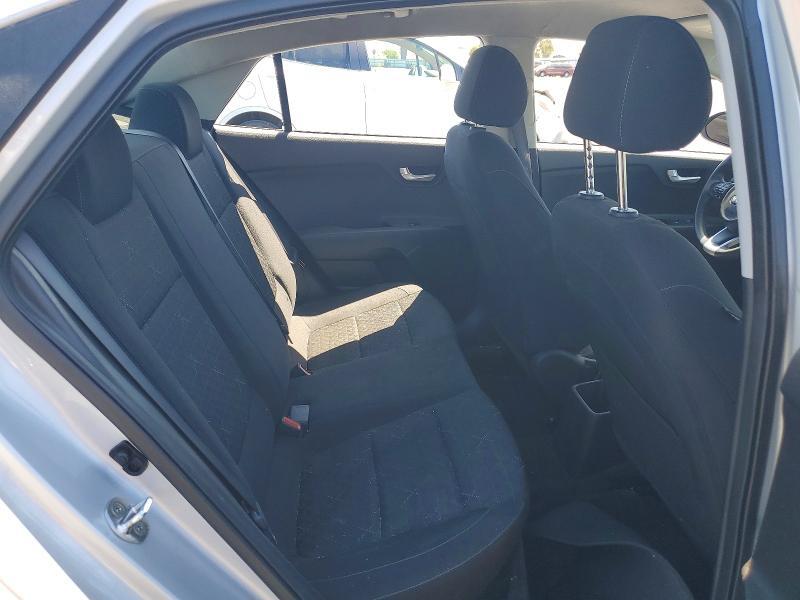 2021 KIA RIO LX — Фото 10 из 12