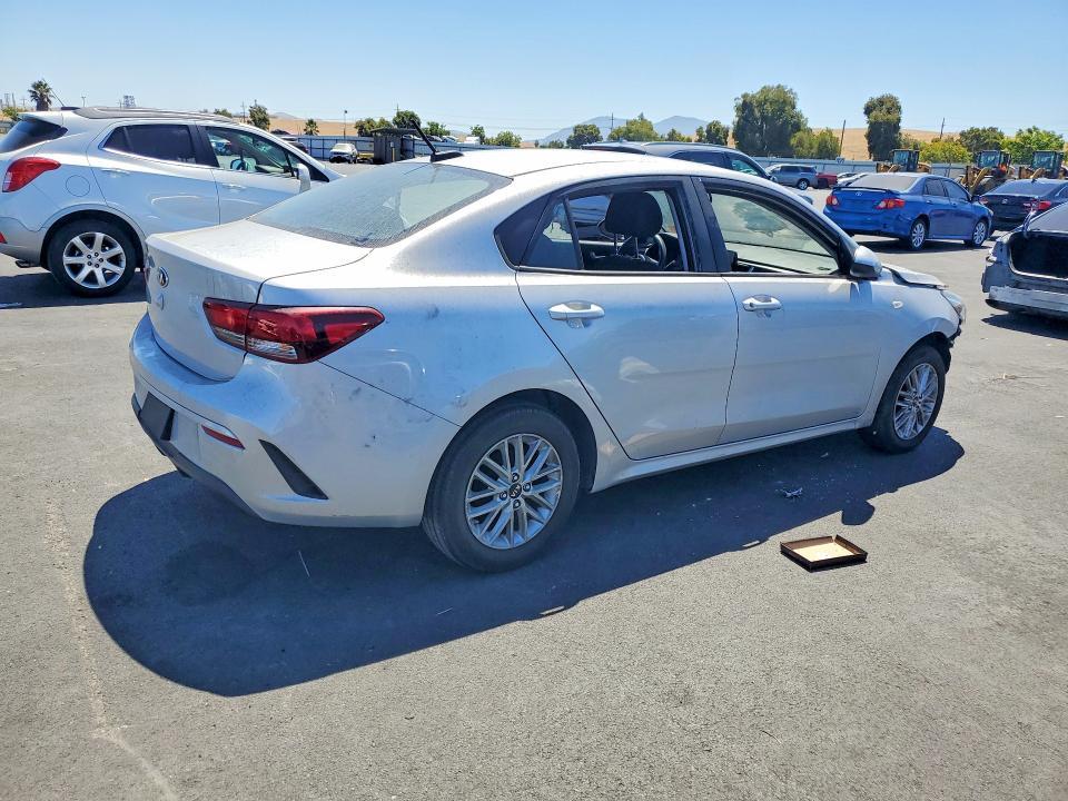 2021 KIA RIO LX — Фото 3 из 12