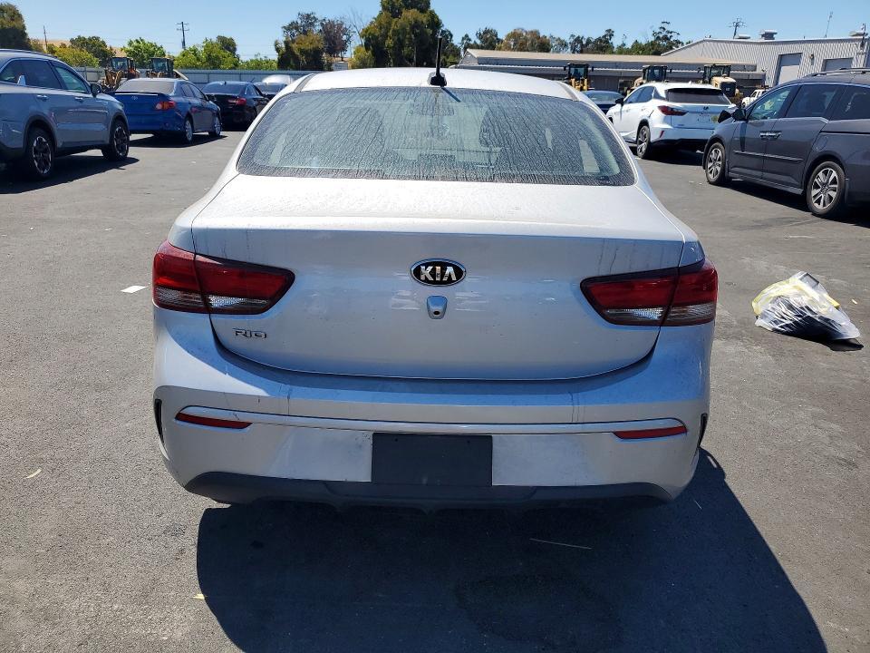 2021 KIA RIO LX — Фото 6 из 12