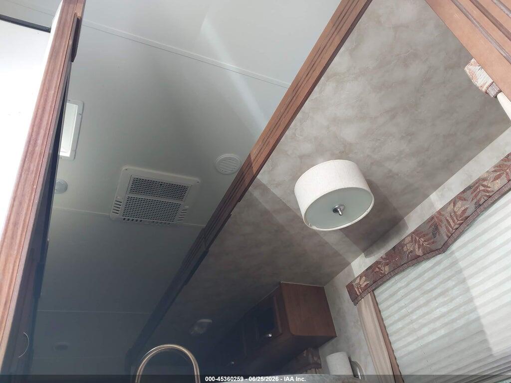 4V0FC2927FG005977 2015 CROSSROADS 29RS photo no. 6