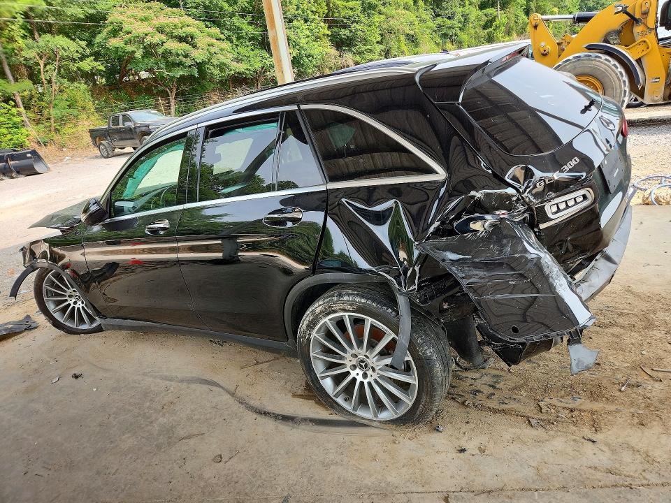 2020 MERCEDES-BENZ GLC 300 — Фото 2 из 13