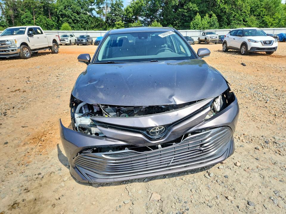 2020 TOYOTA CAMRY XLE — Фото 5 из 12