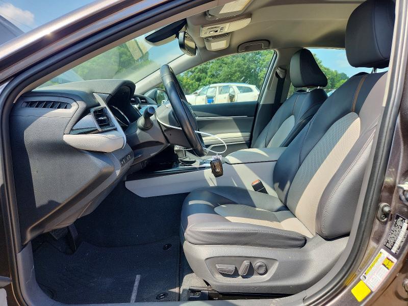2020 TOYOTA CAMRY XLE — Фото 7 из 12