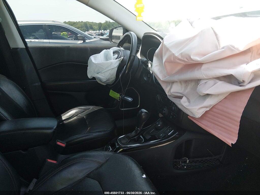 3C4NJDCB6HT680640 2017 JEEP COMPASS photo no. 5
