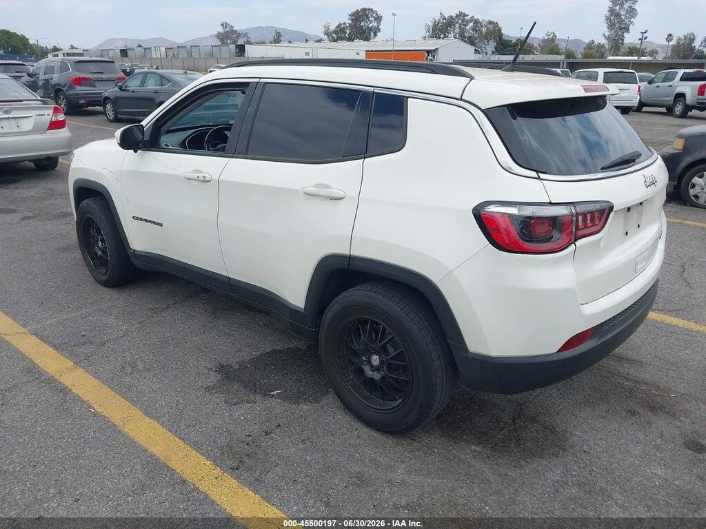 3C4NJCBB8HT653077 2017 JEEP COMPASS photo no. 3