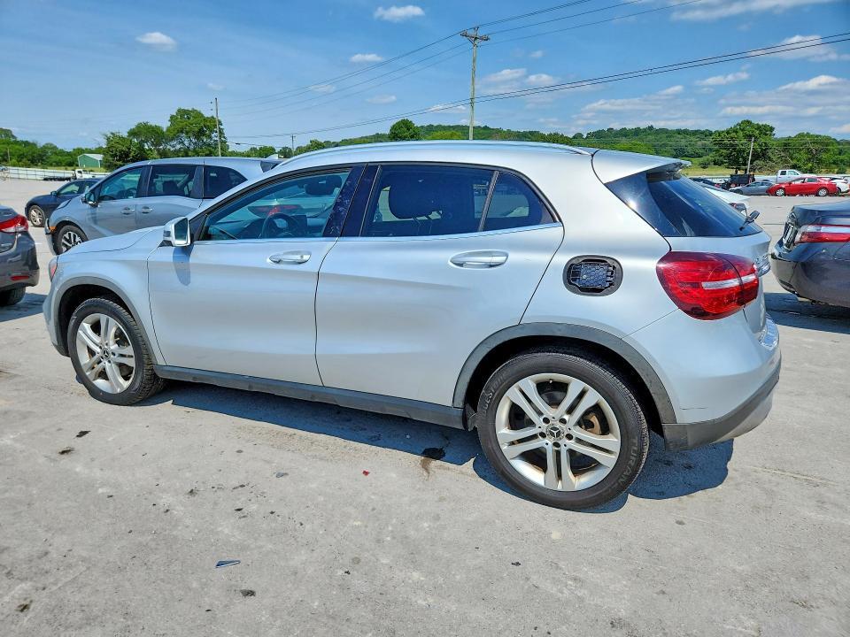 2019 MERCEDES-BENZ GLA 250 — Фото 2 из 12