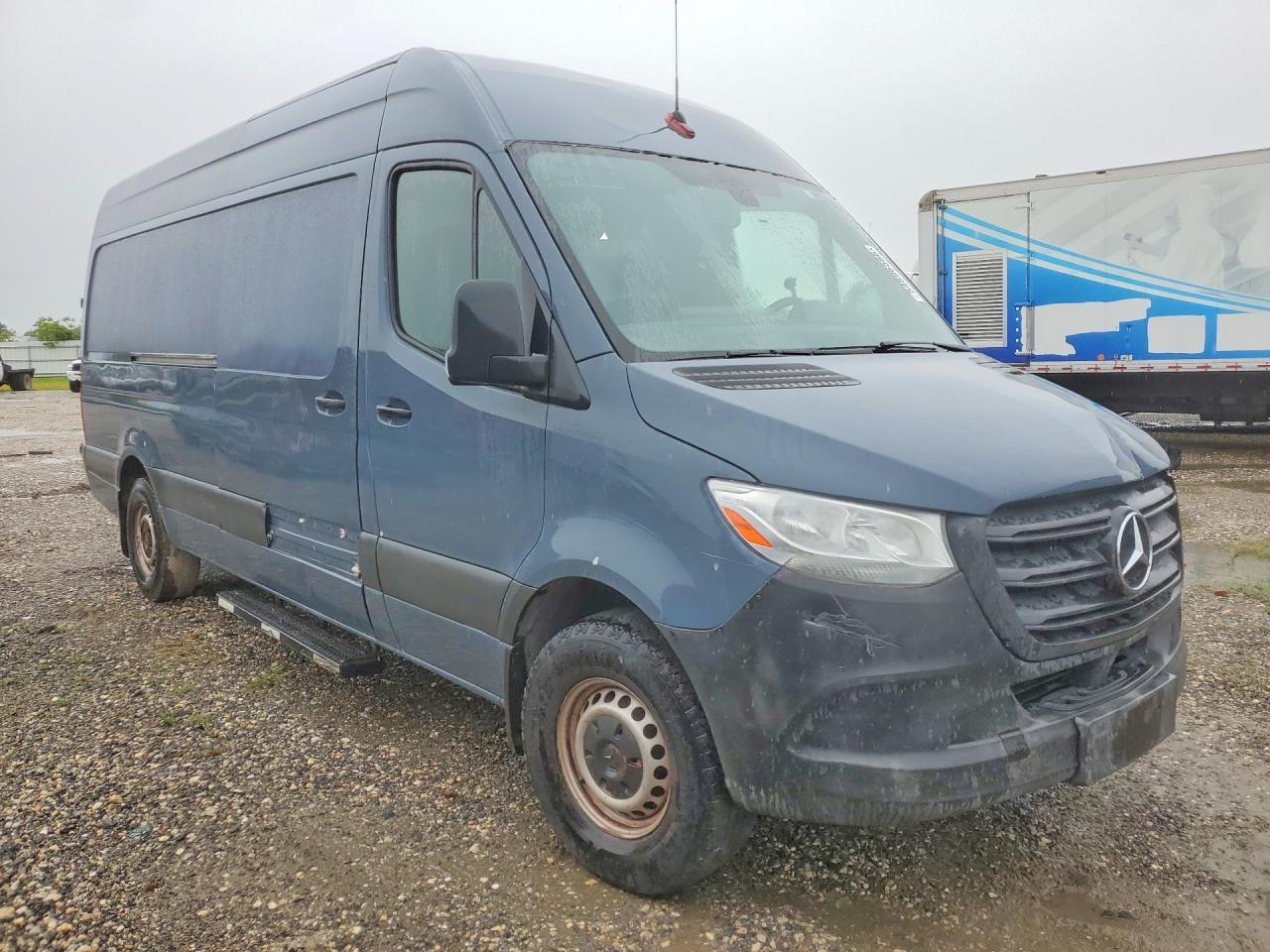 2019 MERCEDES-BENZ SPRINTER 2500 — Фото 4 из 13