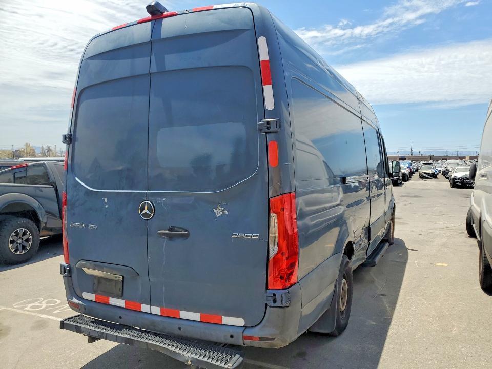 2019 MERCEDES-BENZ SPRINTER 2500/3500 DELIVERY VAN — Фото 3 из 12