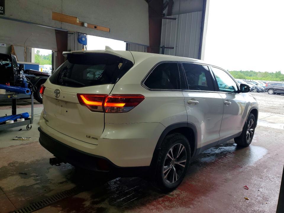 2019 TOYOTA HIGHLANDER LE PLUS — Фото 3 из 13