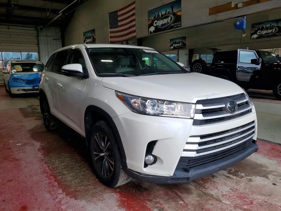 2019 TOYOTA HIGHLANDER LE PLUS — Фото 4 из 13