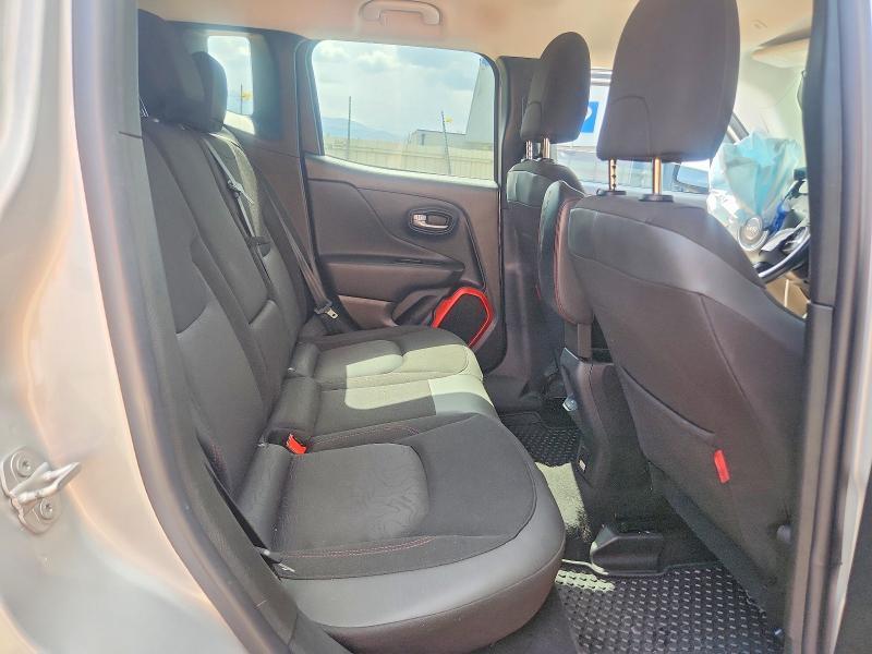 ZACCJBCB9JPH15552 2018 JEEP RENEGADE photo no. 10