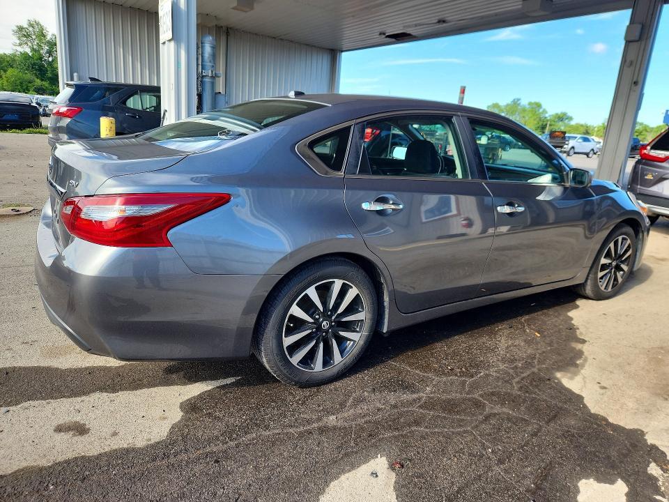 1N4AL3AP6JC120450 2018 NISSAN ALTIMA photo no. 3