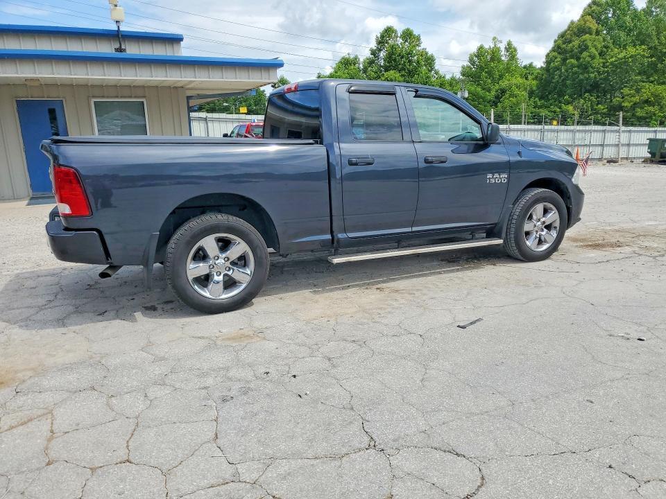 1C6RR7FG3JS320307 2018 RAM 1500 photo no. 3