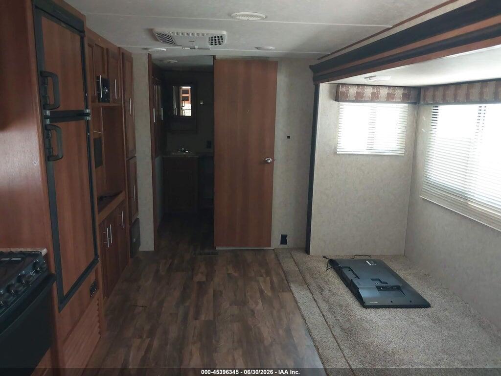 5ZT2AVSB3HB914629 2017 PRIME TIME AVENGER photo no. 8