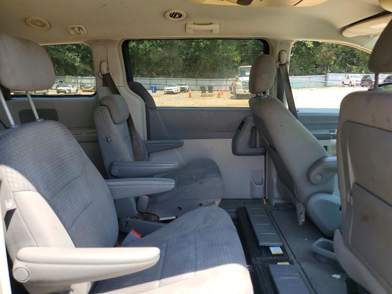 2008 CHRYSLER TOWN & COUNTRY LX — Фото 11 из 13
