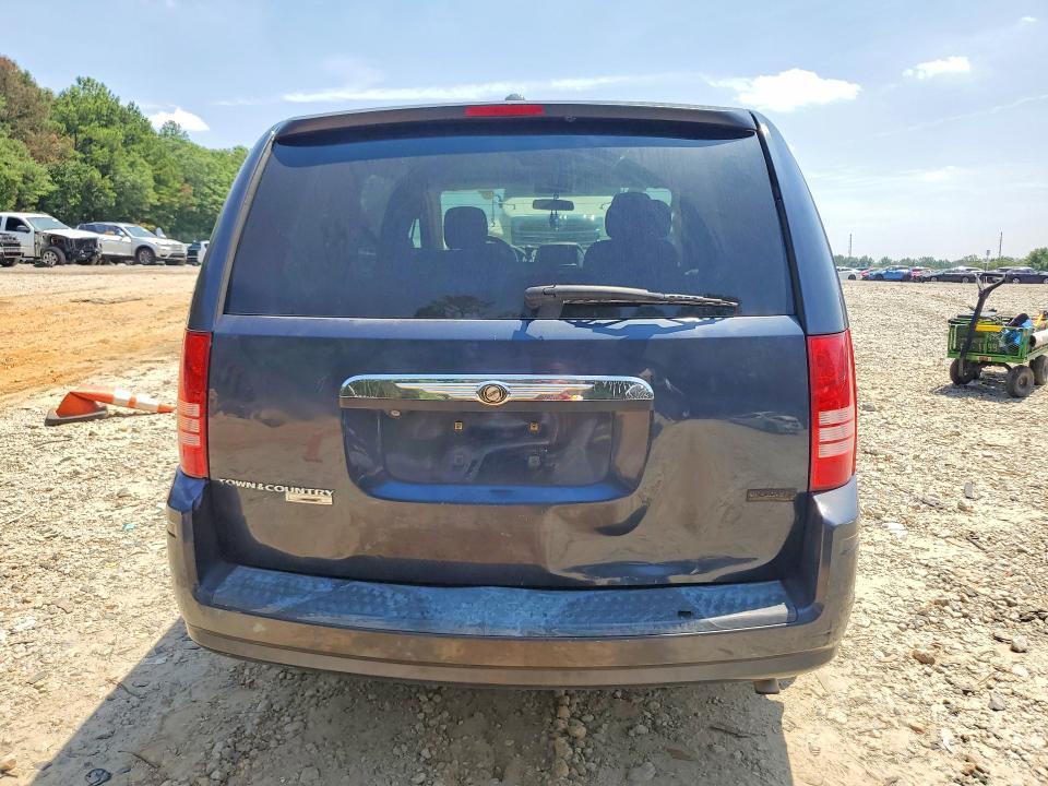 2008 CHRYSLER TOWN & COUNTRY LX — Фото 6 из 13