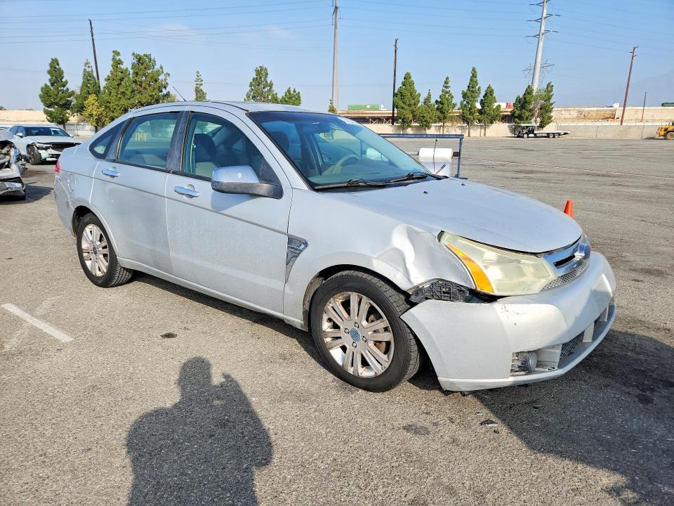 1FAHP35N98W285641 2008 FORD FOCUS photo no. 4