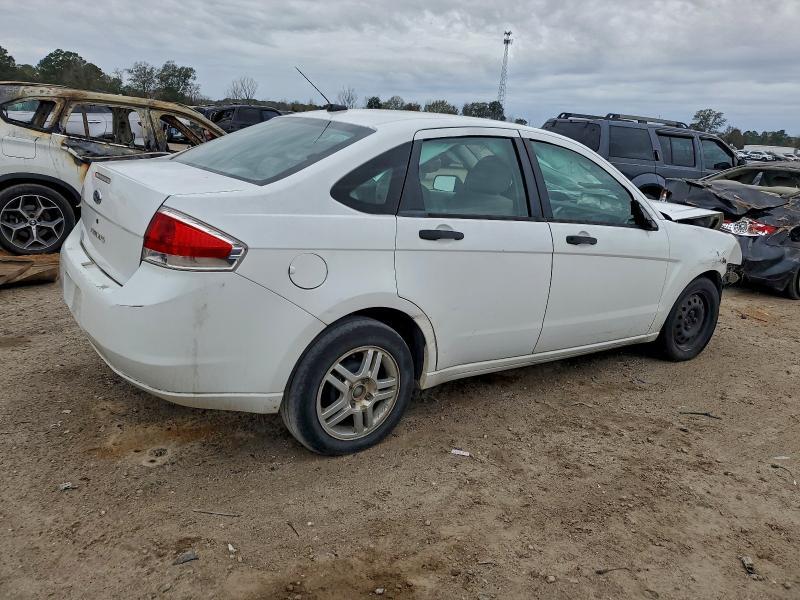 1FAHP34NX8W190118 2008 FORD FOCUS photo no. 3