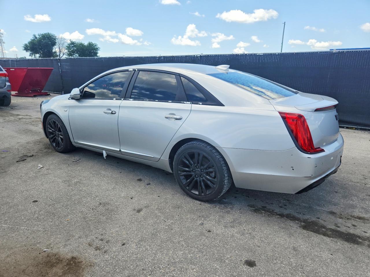 2019 CADILLAC XTS LUXURY — Фото 2 из 12
