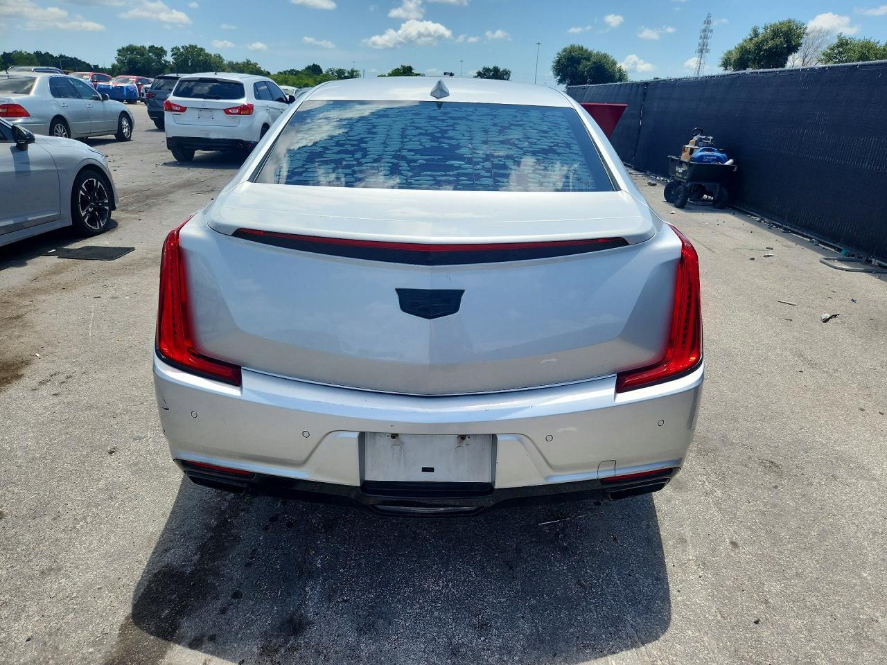 2019 CADILLAC XTS LUXURY — Фото 6 из 12