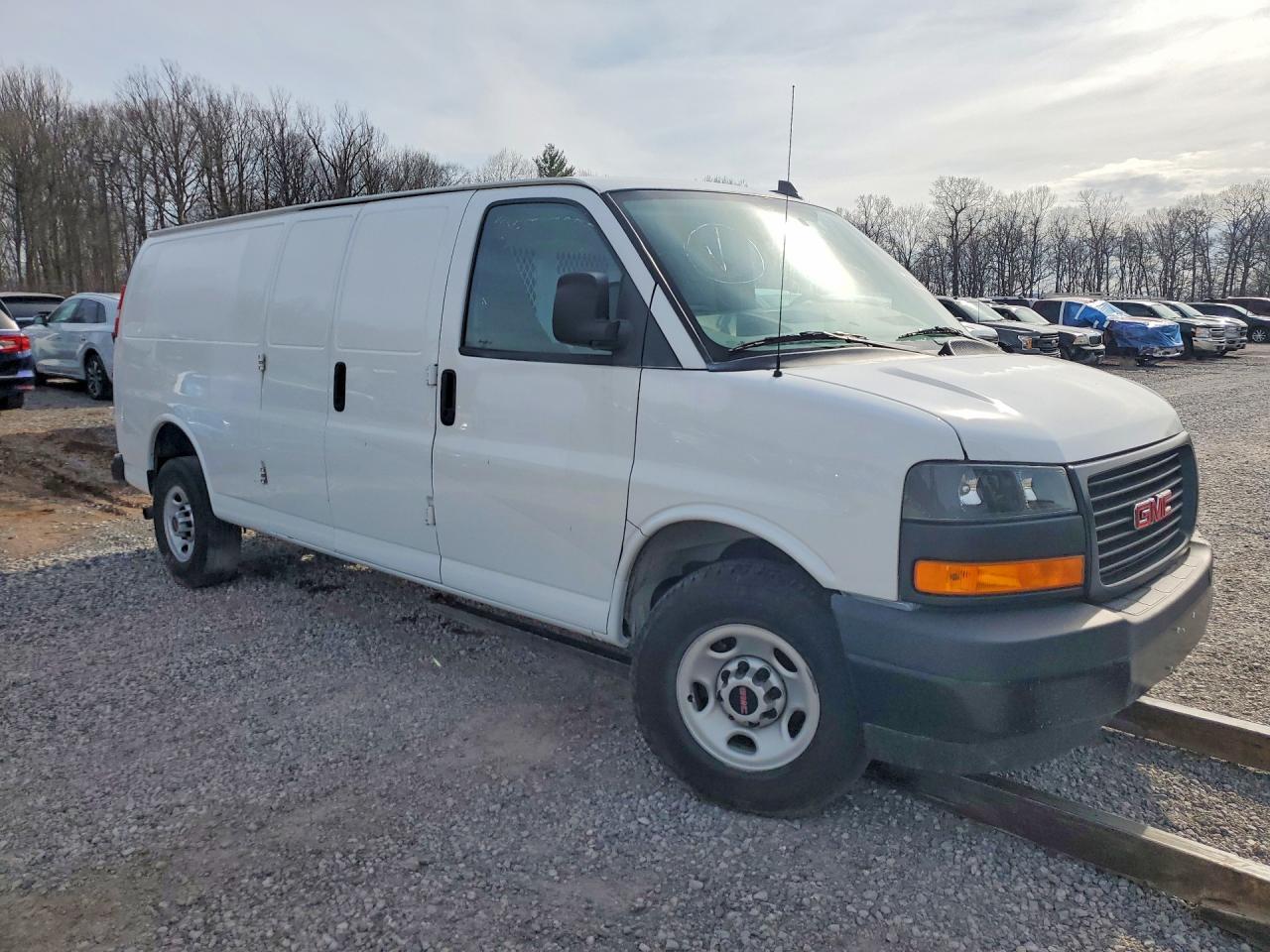 2023 GMC SAVANA G2500 — Фото 4 из 13