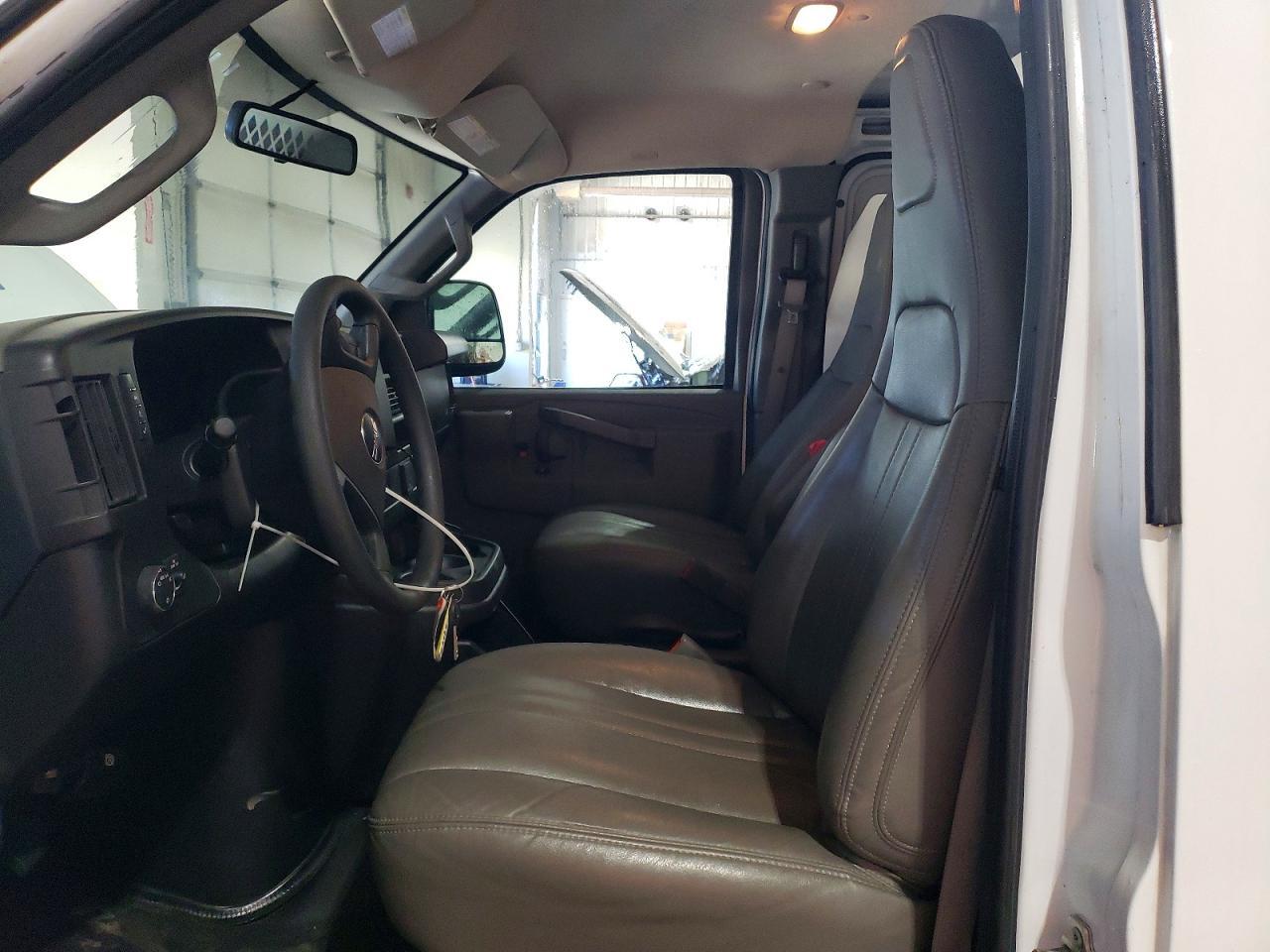 2023 GMC SAVANA G2500 — Фото 7 из 13