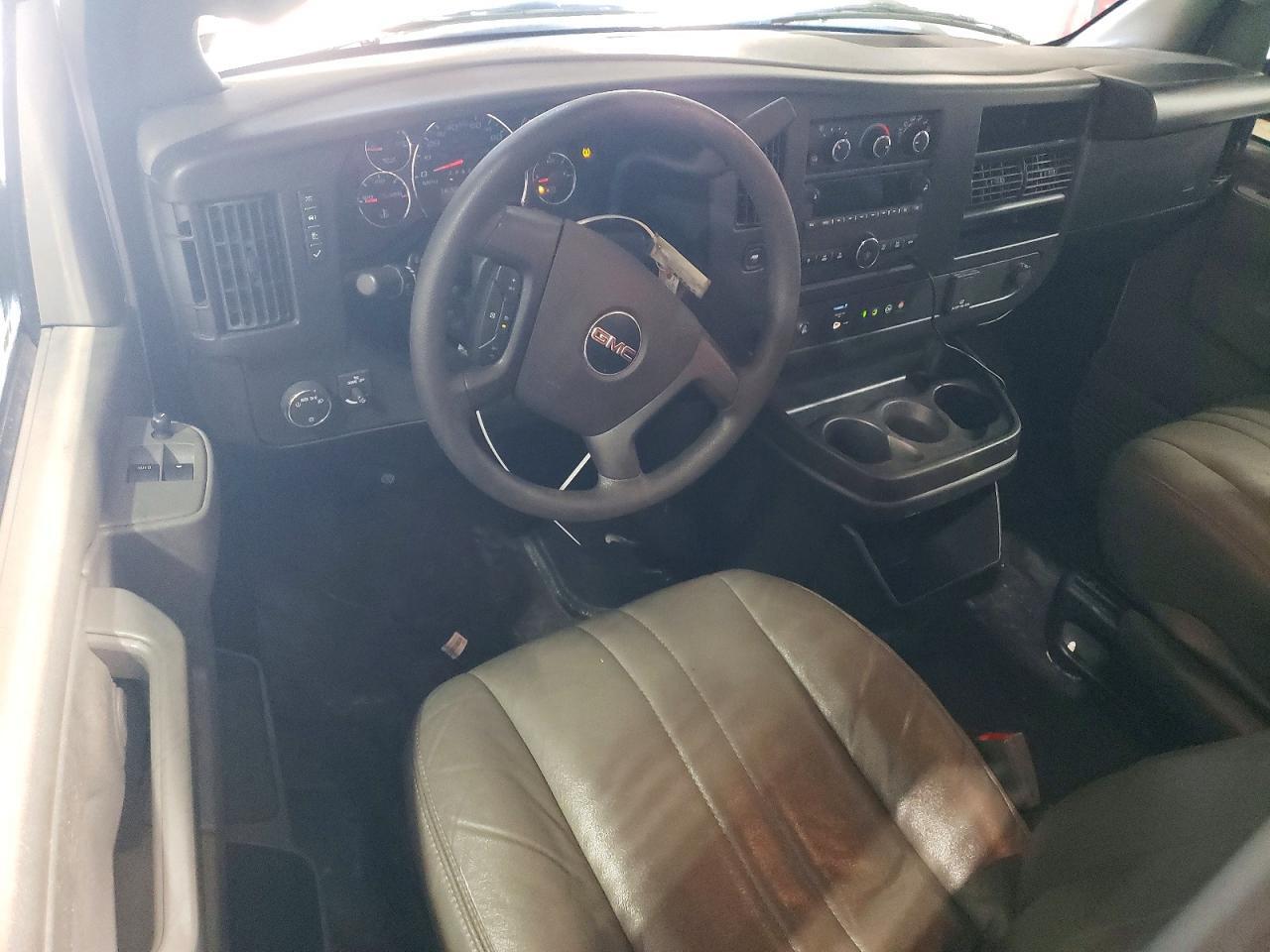 2023 GMC SAVANA G2500 — Фото 8 из 13