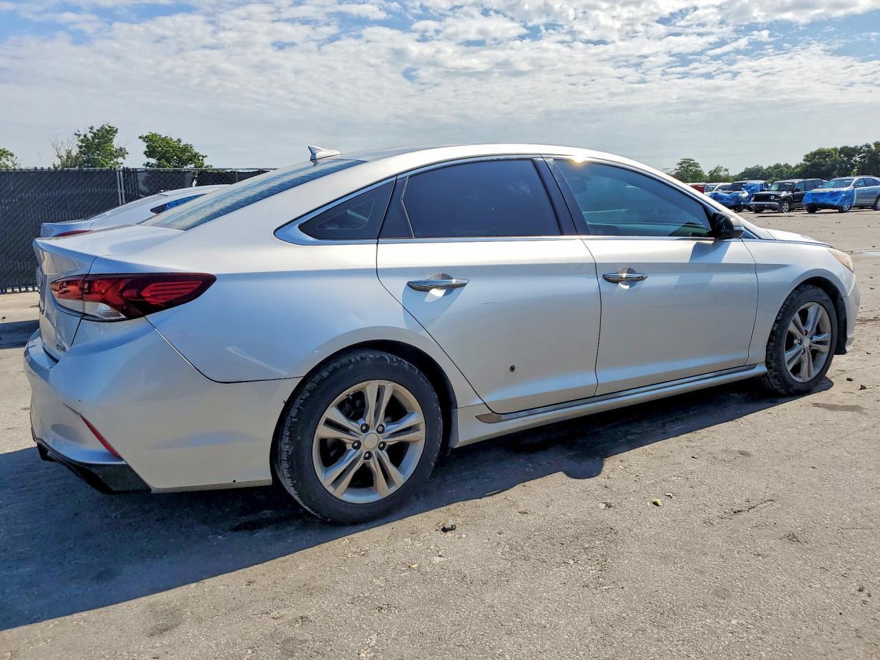 2018 HYUNDAI SONATA SPORT — Фото 3 из 12