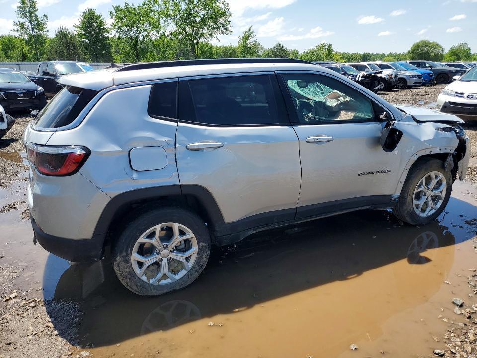 2024 JEEP COMPASS LATITUDE — Фото 3 из 13