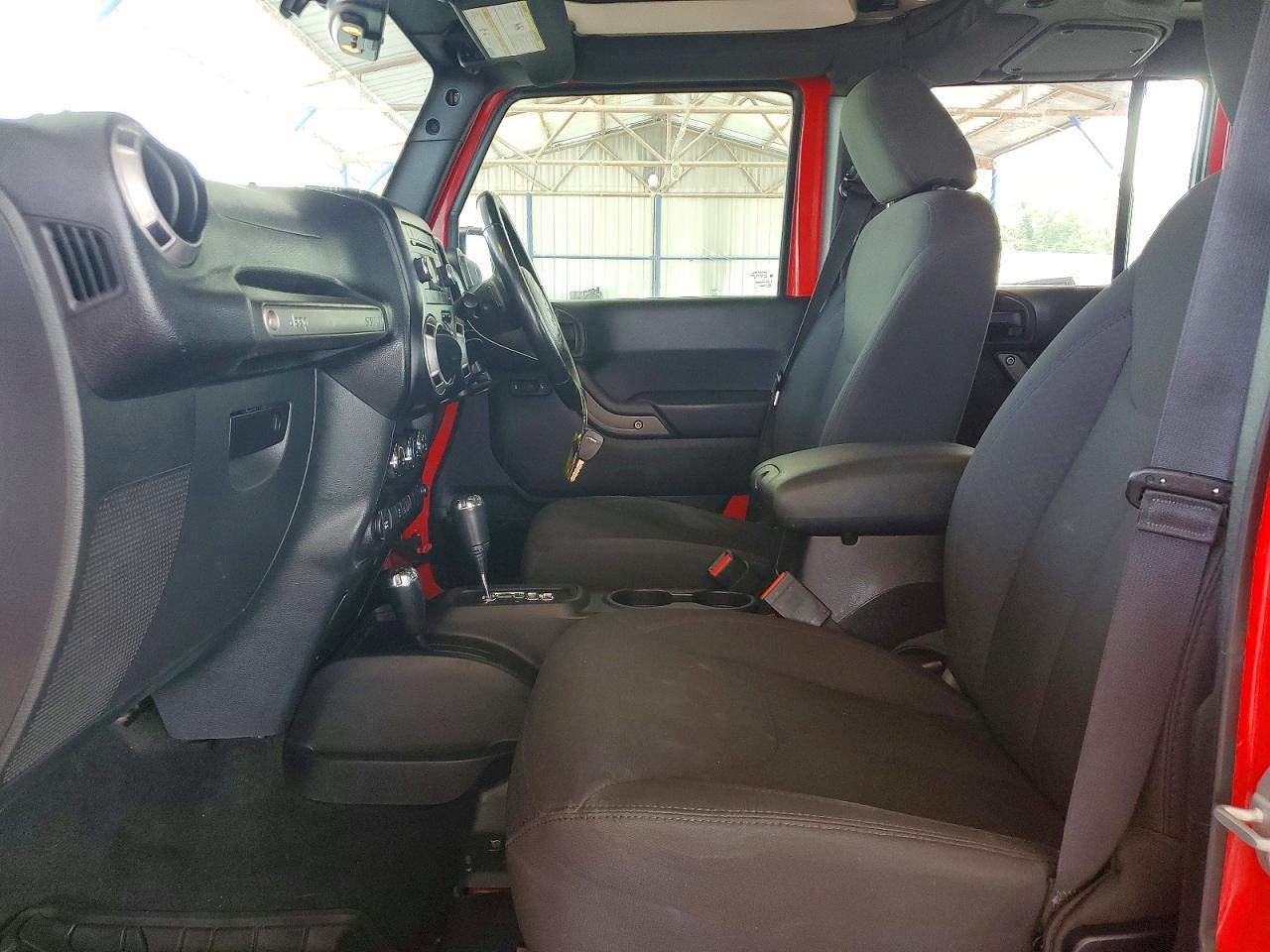 2016 JEEP WRANGLER UNLIMITED SPORT — Фото 7 из 12