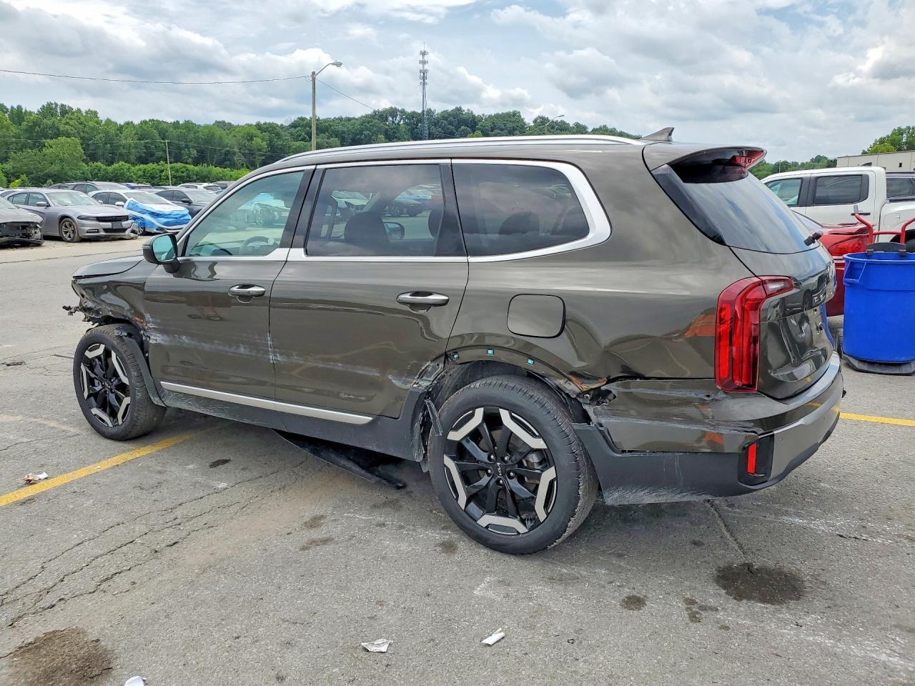 2025 KIA TELLURIDE S — Фото 2 из 13