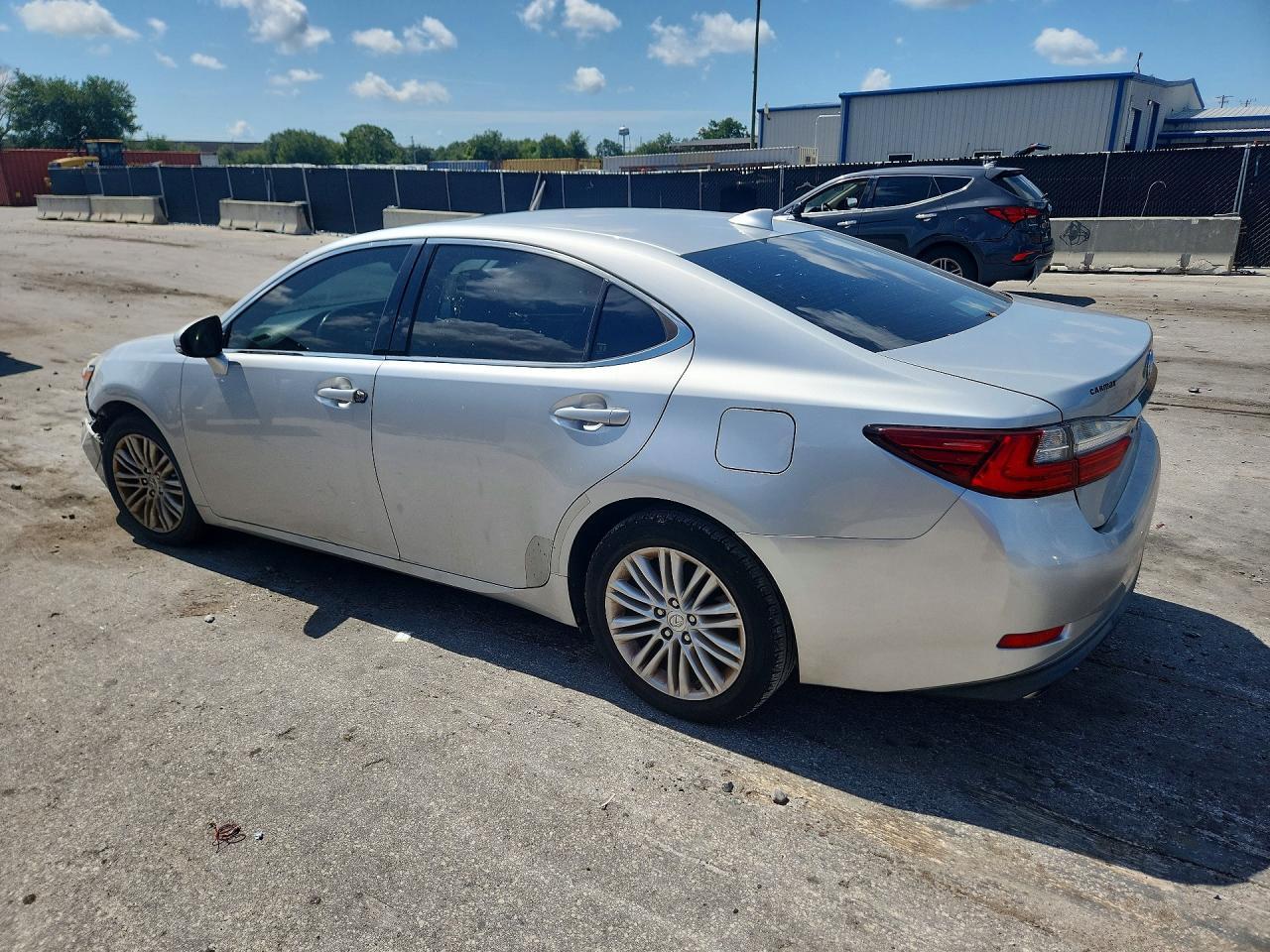 2017 LEXUS ES 350 — Фото 2 из 13