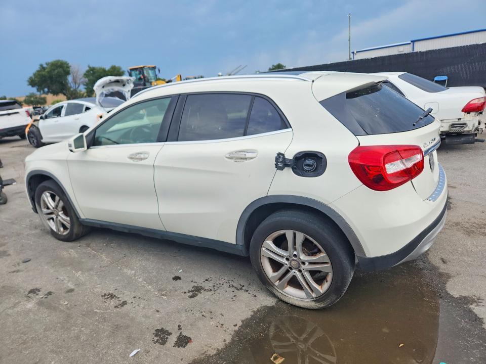 2016 MERCEDES-BENZ GLA 250 4MATIC — Фото 2 из 14