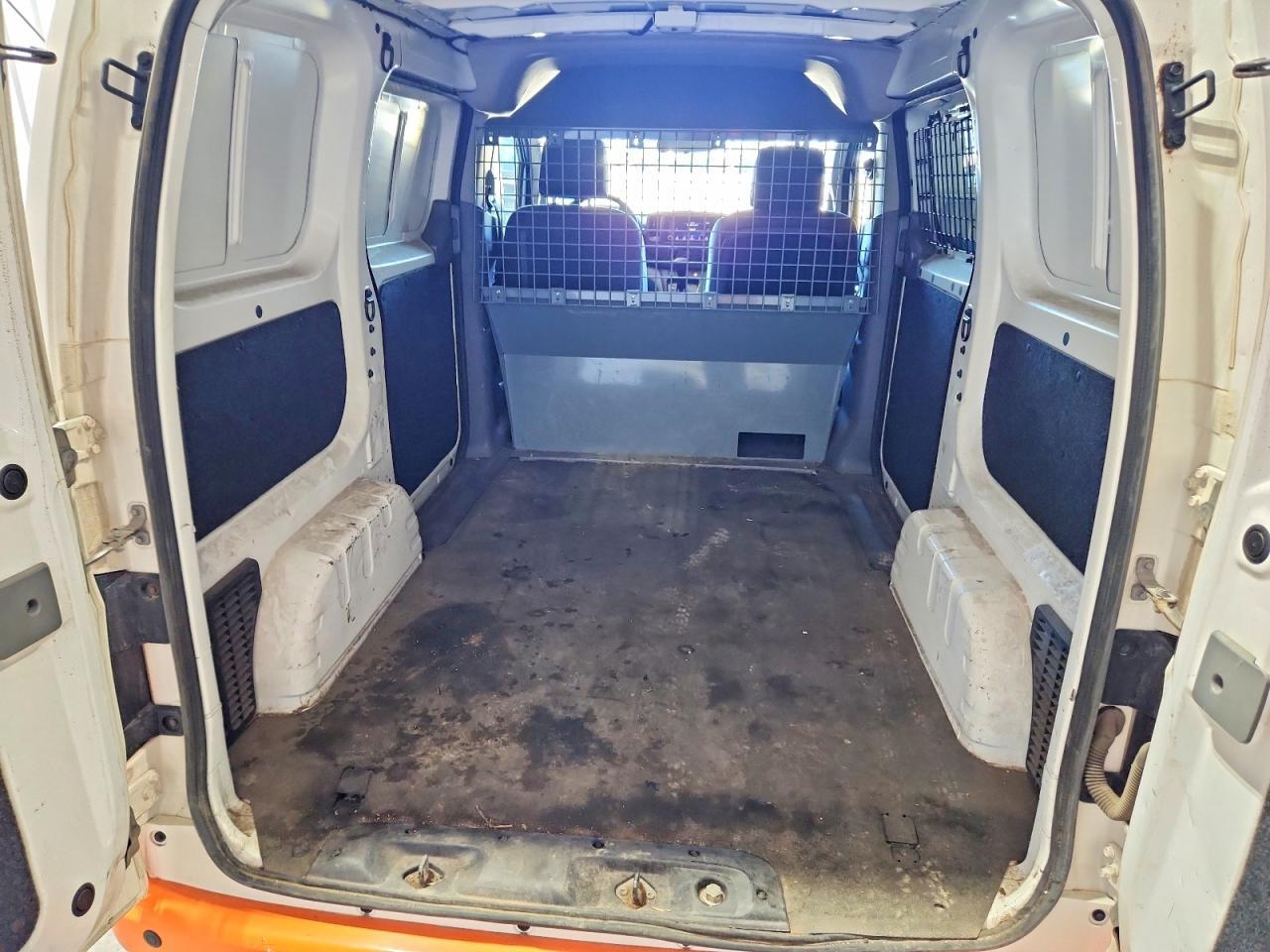 2021 NISSAN NV200 — Фото 10 из 14