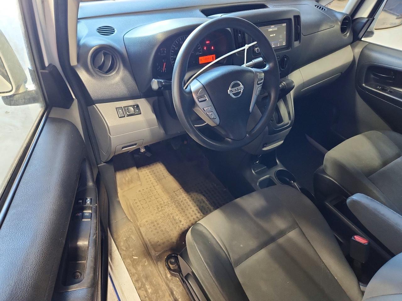 2021 NISSAN NV200 — Фото 8 из 14