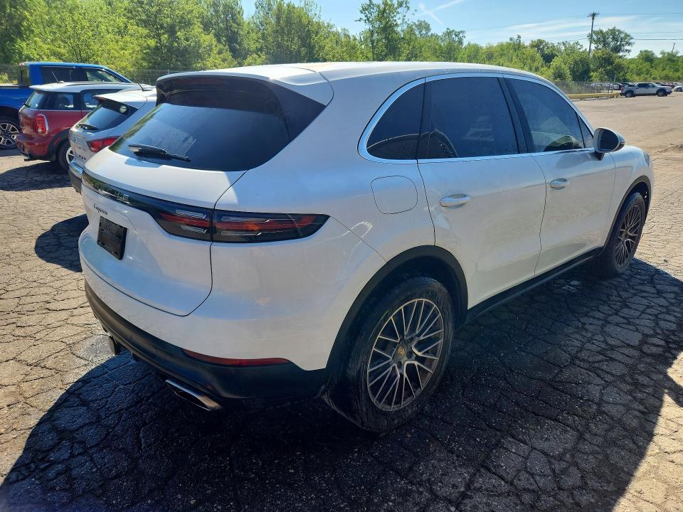 2019 PORSCHE CAYENNE — Фото 3 из 13