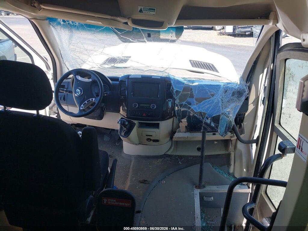 1G9CG2CD2NP492182 2022 GREENPOWER MOTORS EVC210 photo no. 12