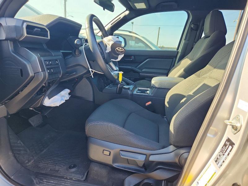 2025 TOYOTA 4RUNNER SR5 — Фото 7 из 13