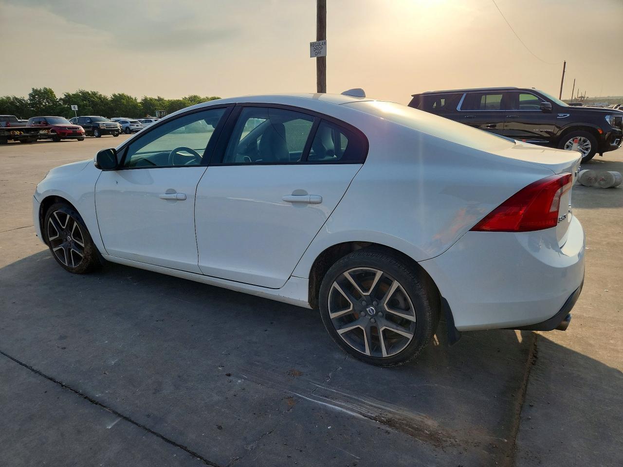 2018 VOLVO S60 DYNAMIC — Фото 2 из 13