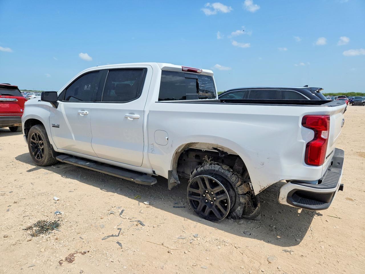 2024 CHEVROLET SILVERADO C1500 RST — Фото 2 из 12