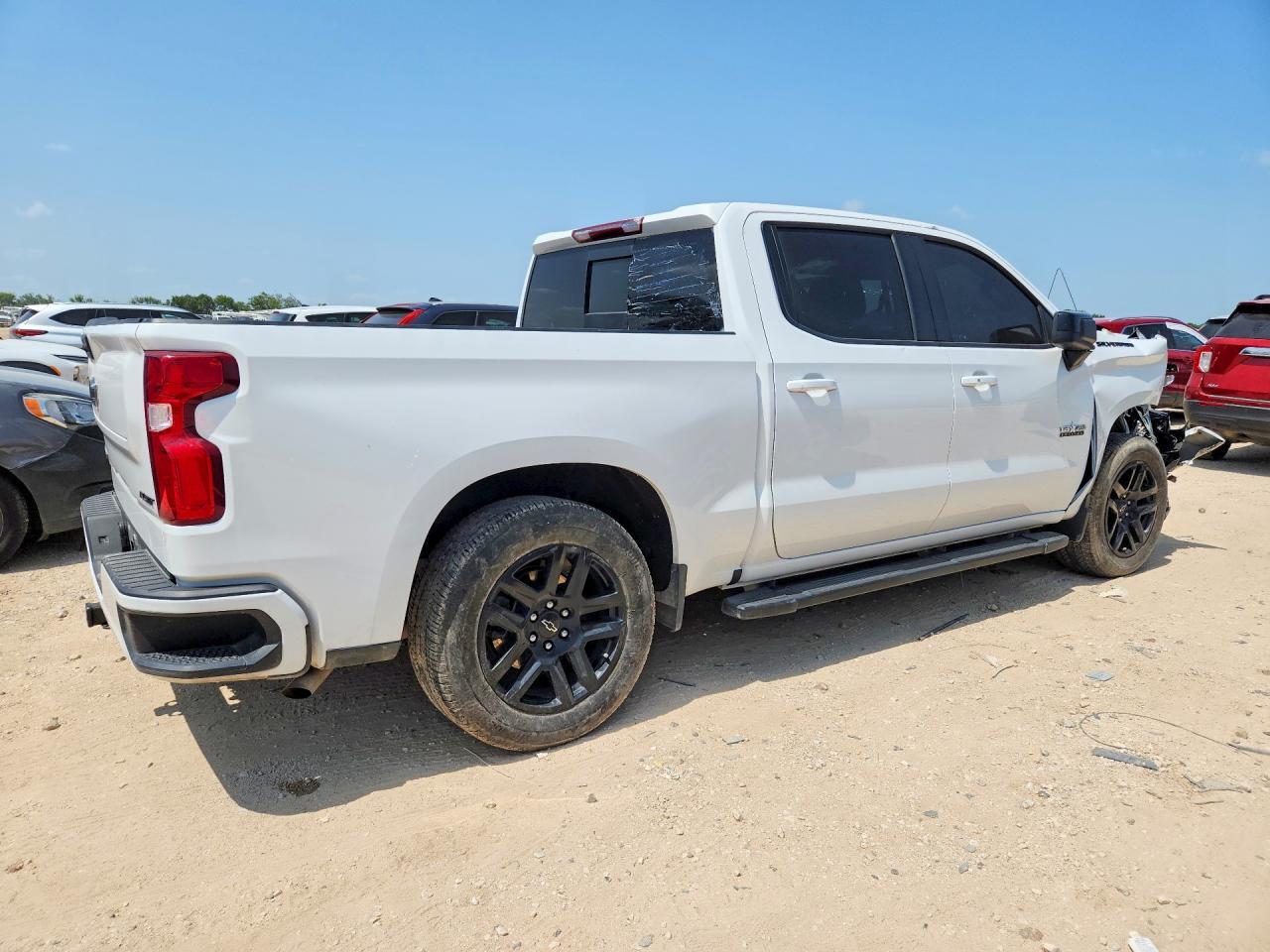 2024 CHEVROLET SILVERADO C1500 RST — Фото 3 из 12