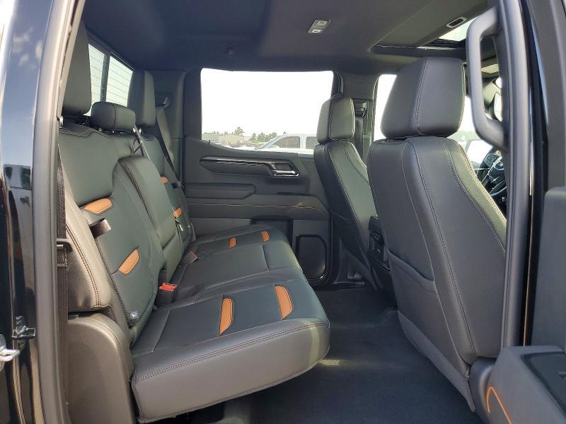 2026 GMC SIERRA K1500 AT4 — Фото 10 из 12