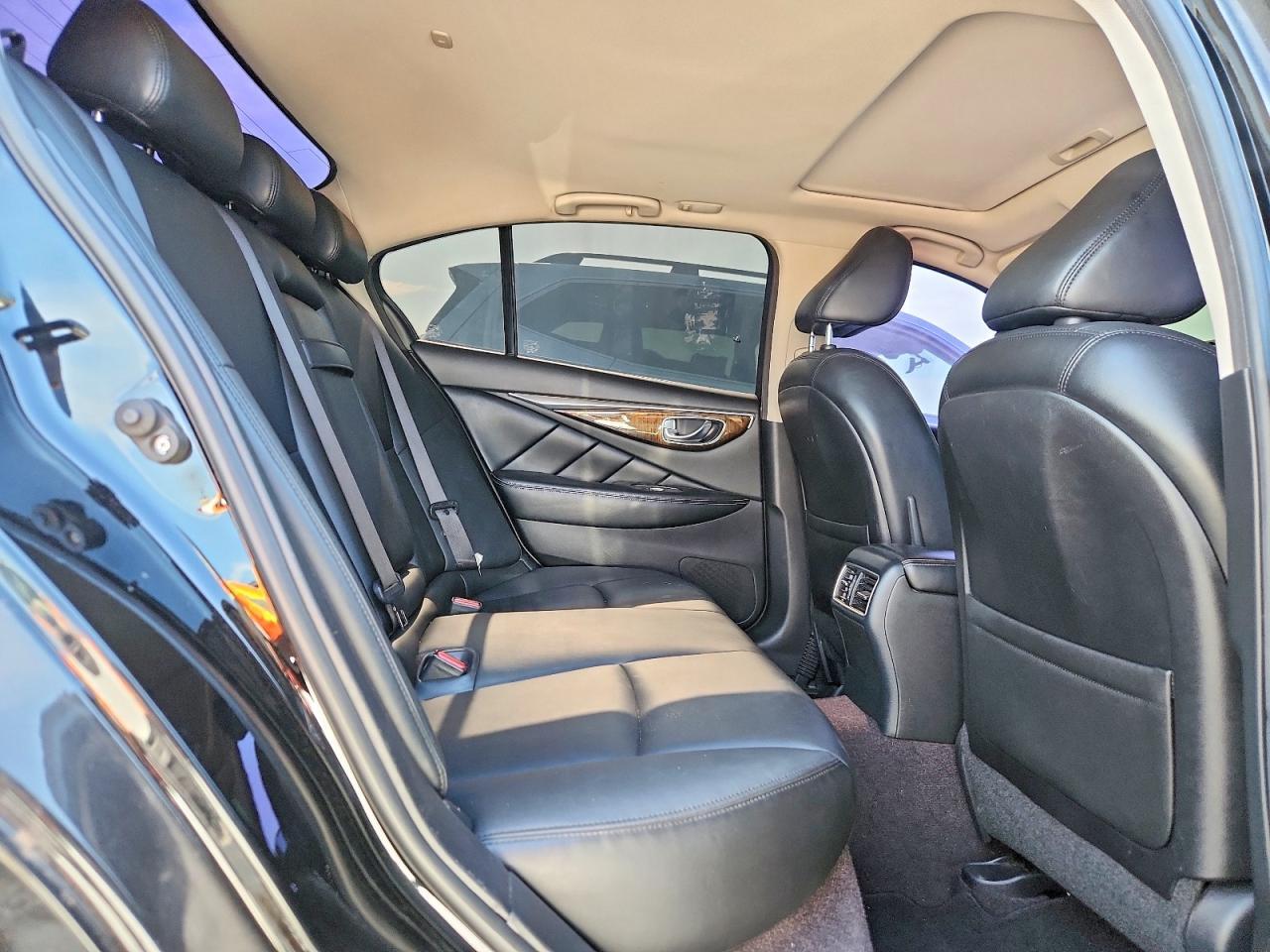 2019 INFINITI Q50 3.0T LUXE — Фото 10 из 12