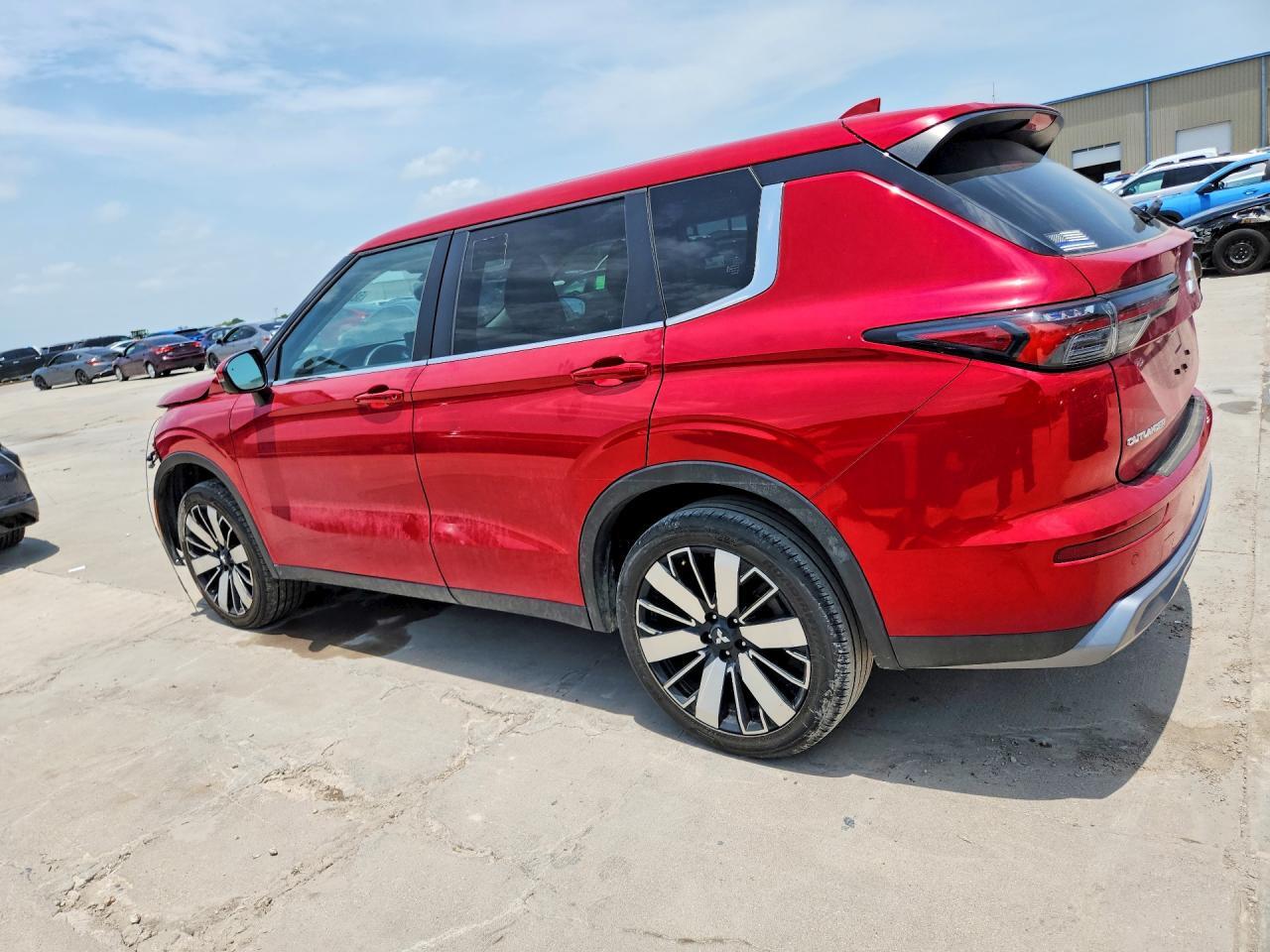 2025 MITSUBISHI OUTLANDER SE — Фото 2 из 14