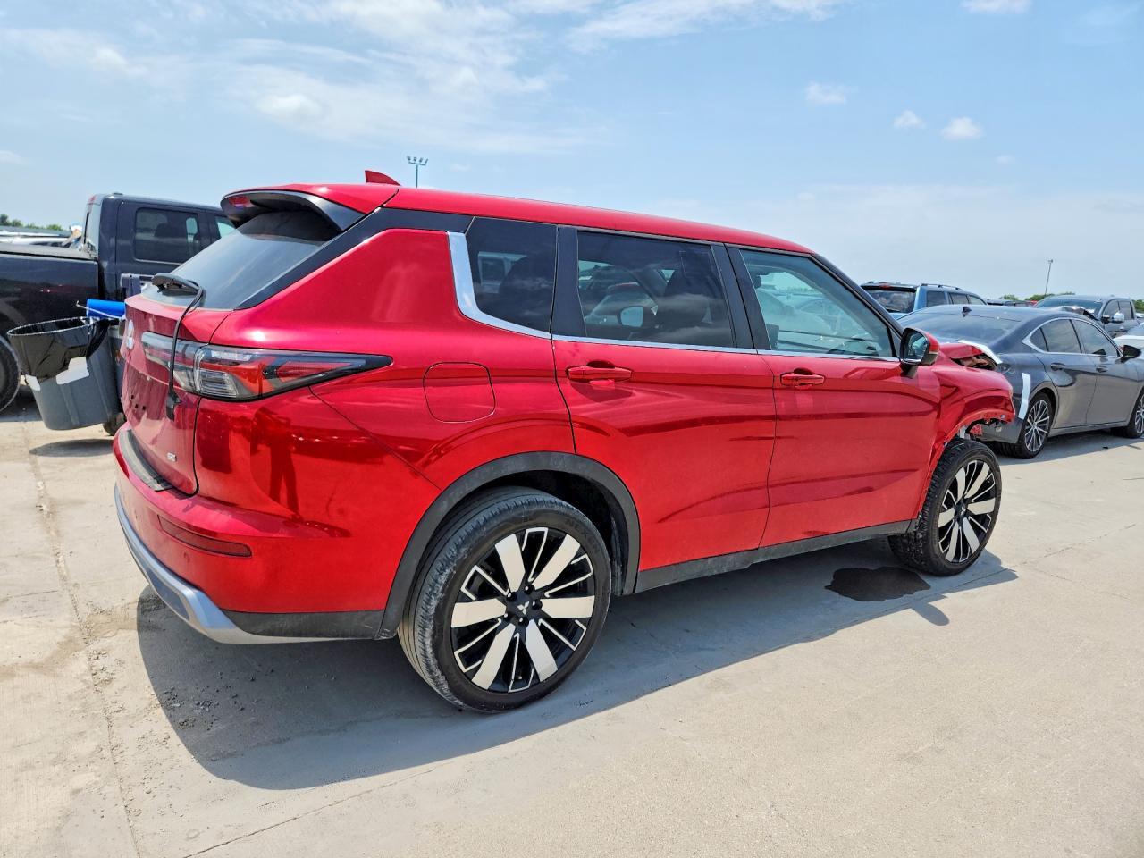 2025 MITSUBISHI OUTLANDER SE — Фото 3 из 14