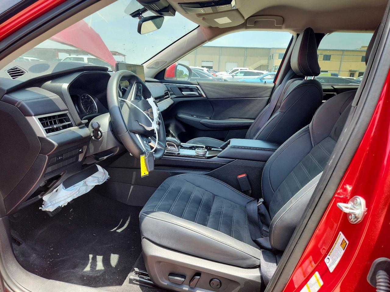 2025 MITSUBISHI OUTLANDER SE — Фото 7 из 14