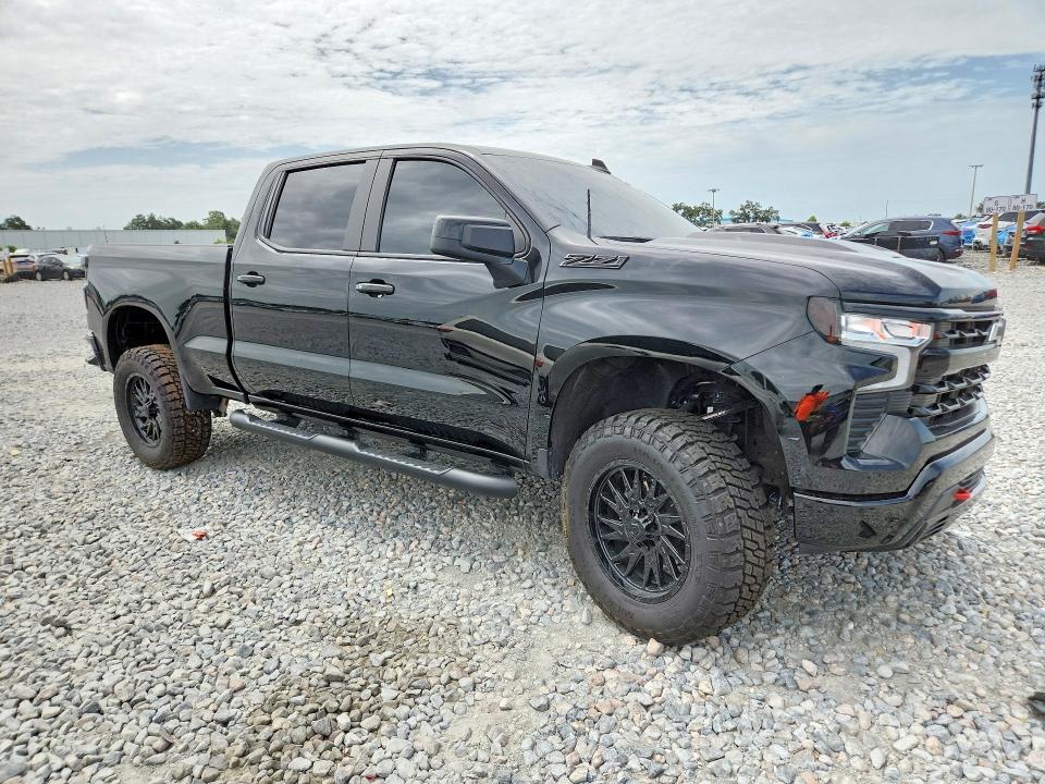 2025 CHEVROLET SILVERADO K1500 LT TRAIL BOSS — Фото 4 из 12